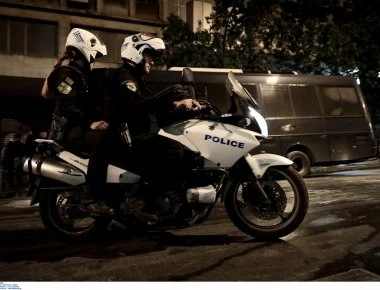 Σύλληψη οπλοφόρου από αστυνομικούς της ΔΙ.ΑΣ κοντά στο Α/Τ Ομονοίας